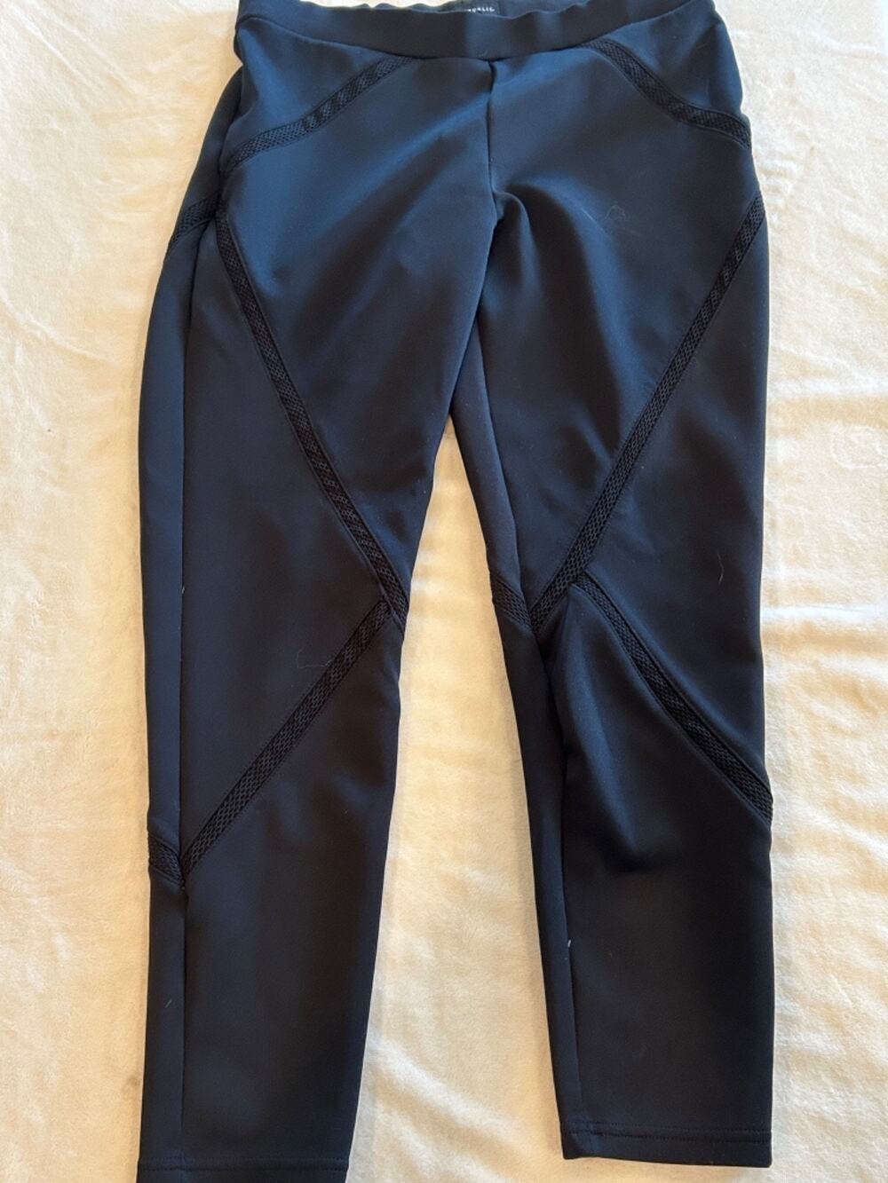 Rock & Republic Women's Black Mesh Inset Leggings - Size Large - Athleisure